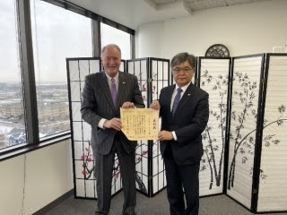Greg Wolf Receives the Japan Minister of Foreign Affairs Award