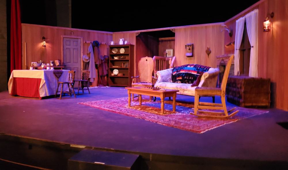 Set of Ghastly Alice The set of Ghastly Alice.