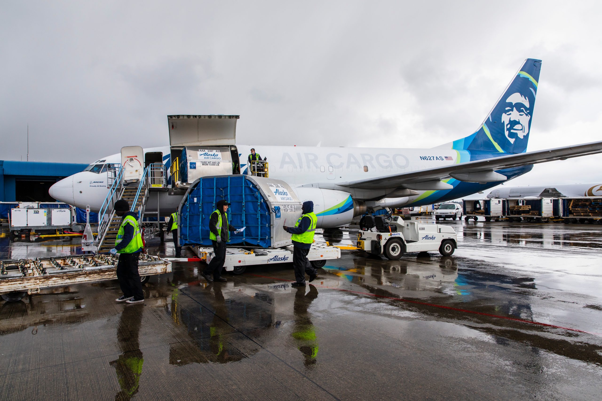 737-700 freighter