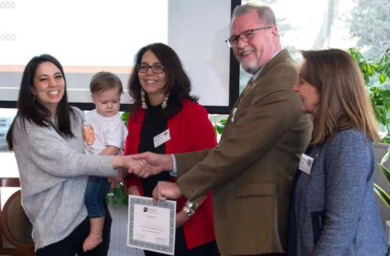 Ali Ginter receives award